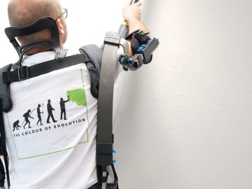 IP12-exosquelette-assistance-bras-en-hauteur-GOBIO-EUROPE-TECHNOLOGIES